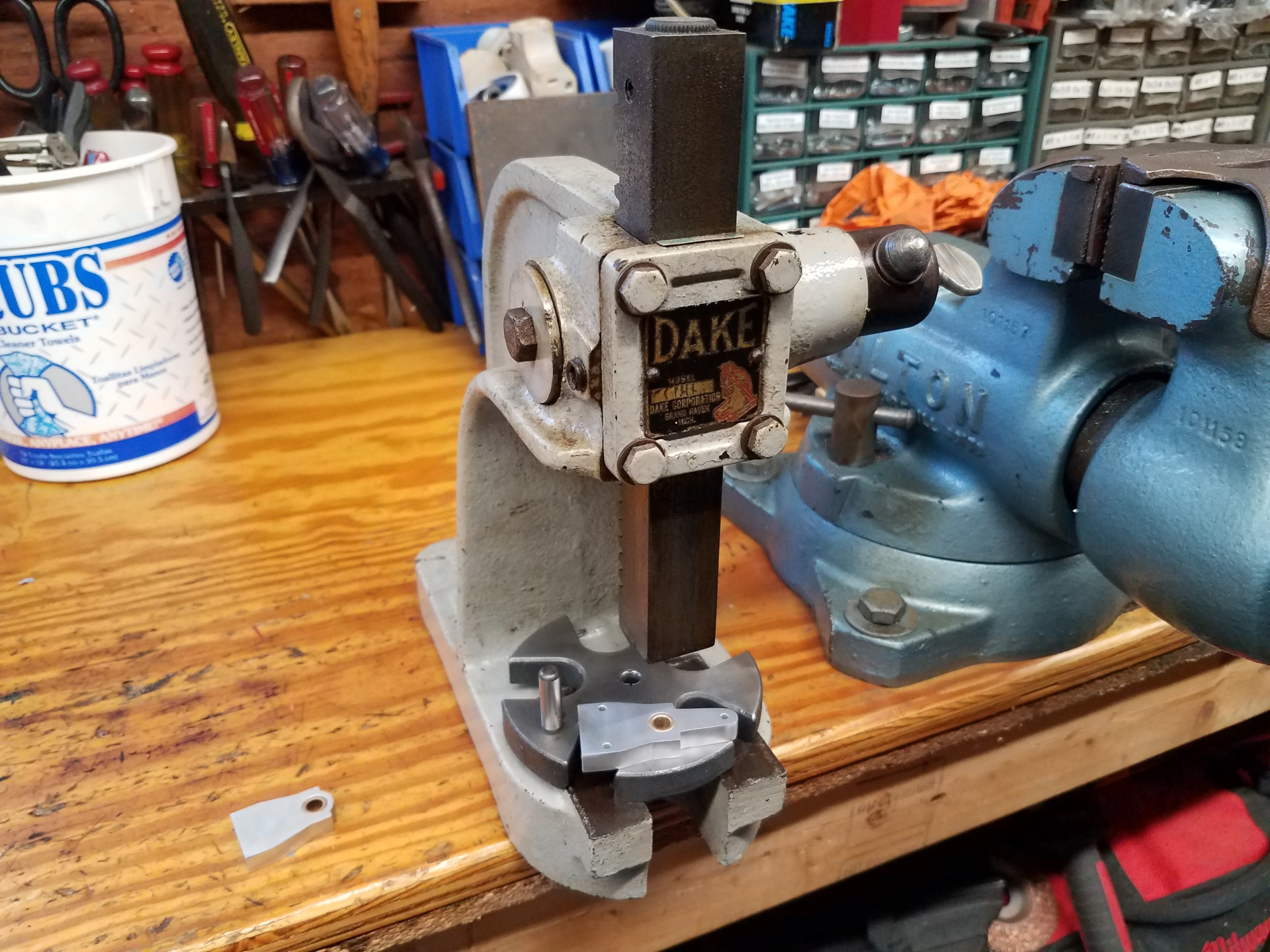 Elmer Geared 06